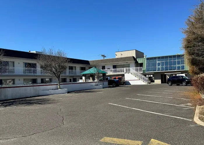 Impala Island Inn